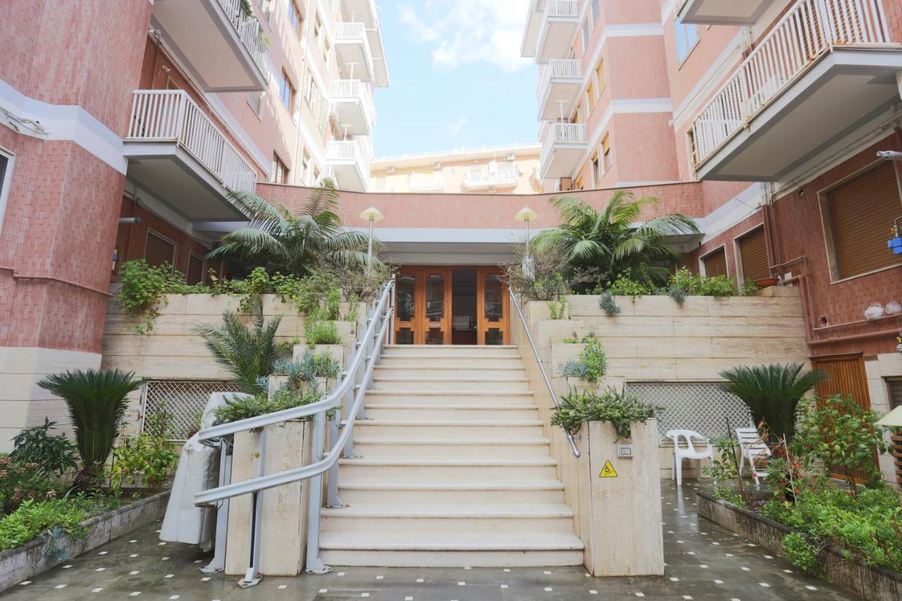 Apartament Le Stanze Di Mami Salerno Zewnętrze zdjęcie
