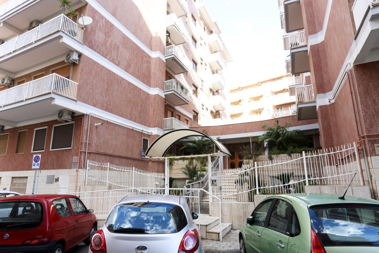 Apartament Le Stanze Di Mami Salerno Zewnętrze zdjęcie